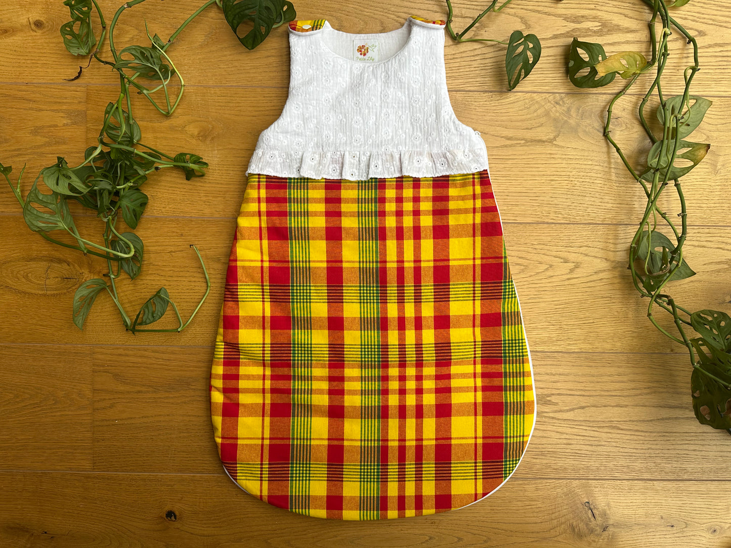 Gigoteuse "Ananas" en madras traditionnel & double gaze