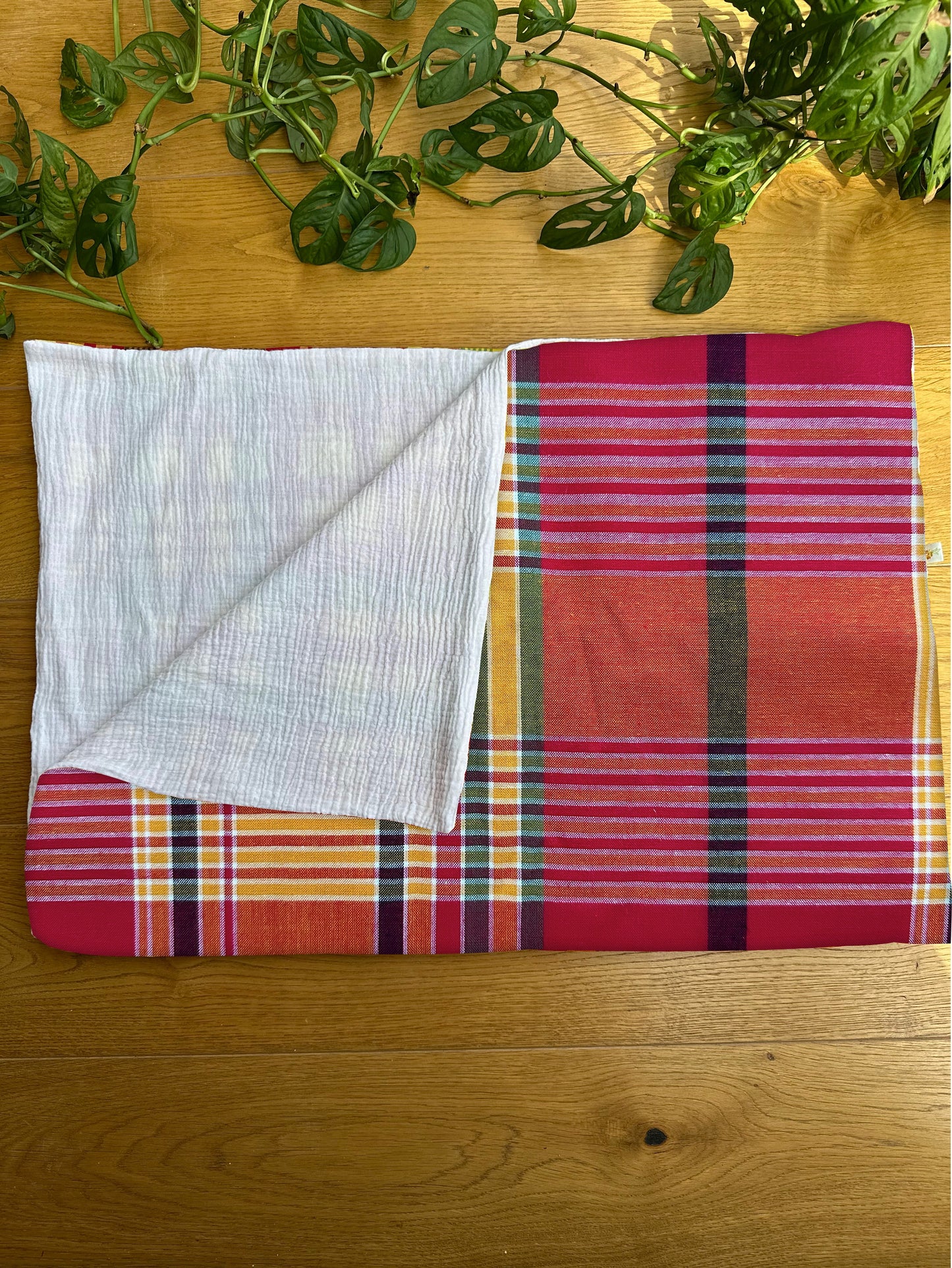 Couverture bébé "Cerise" en madras rouge