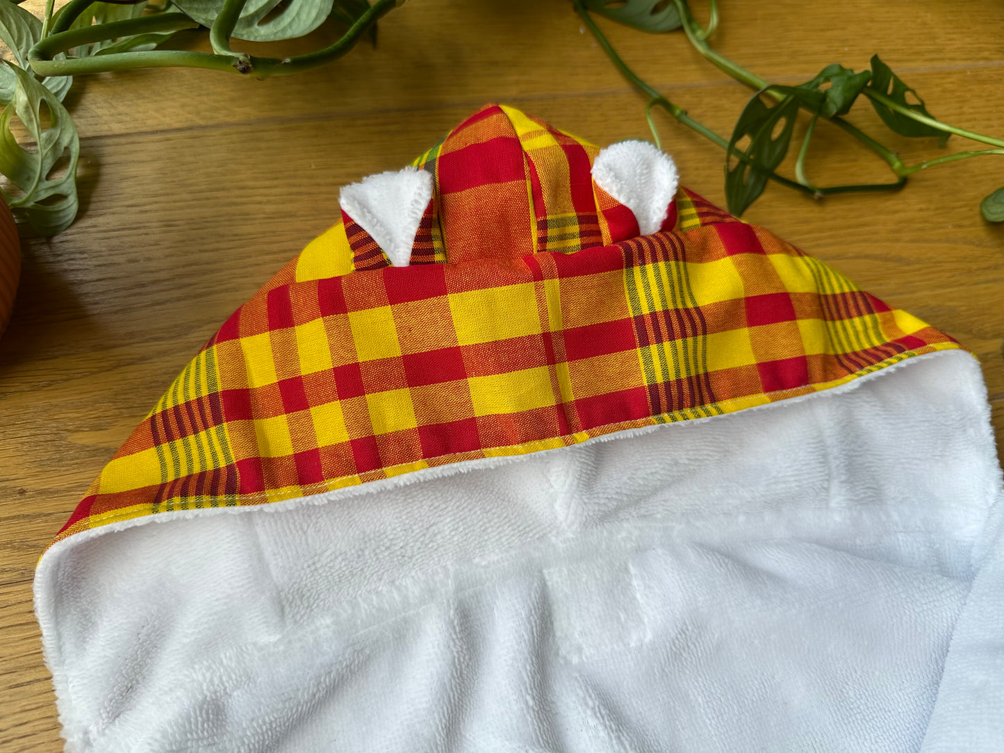 Cape de bain bébé "Maracuja" en madras traditionnel