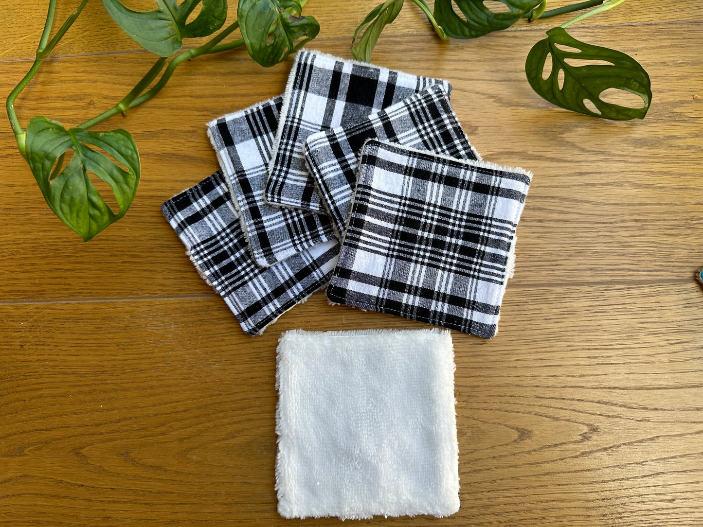 Lingettes lavables "Corossol" en madras noir et blanc